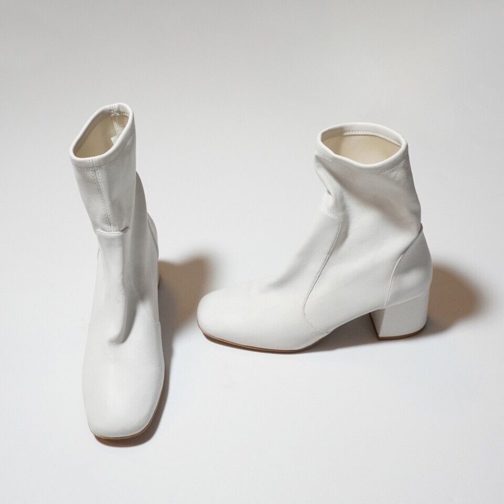 Stuart Weitzman white ankle boot